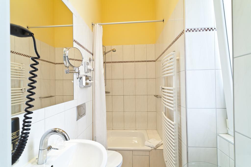 Vivaldi Am Kurfuerstendamm 3*